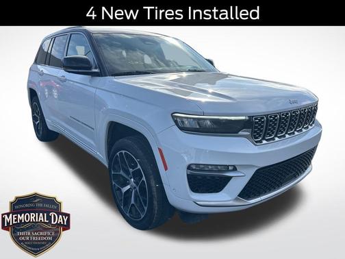 Bright White Clearcoat 2024 Jeep Grand Cherokee Summit