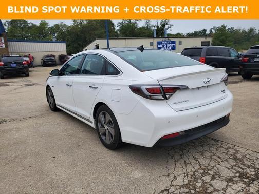 2017 Hyundai SONATA Hybrid Limited