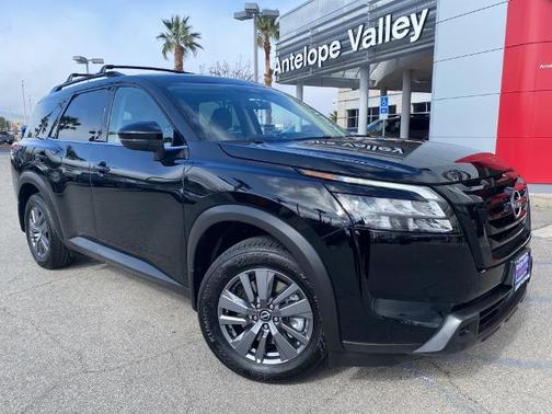 2024 Nissan Pathfinder SV