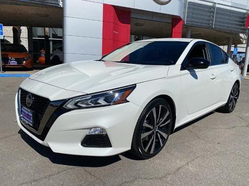 2022 Nissan Altima 2.5 SR