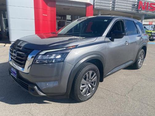 2024 Nissan Pathfinder S