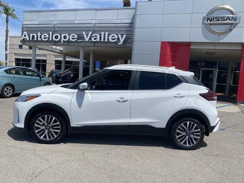 2022 Nissan Kicks SV