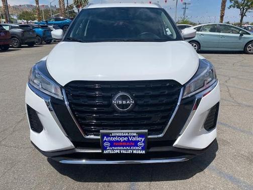 2022 Nissan Kicks SV