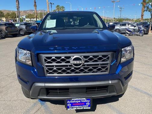 2023 Nissan Frontier SV