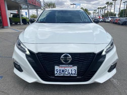White 2022 Nissan Altima 2.5 SR