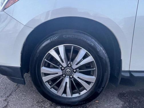 2017 Nissan Pathfinder SL