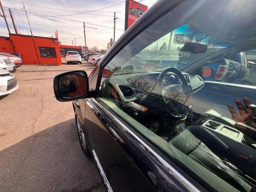 2014 Chrysler Town & Country Touring-L