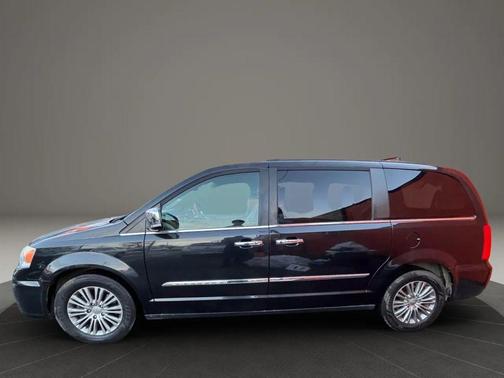 2014 Chrysler Town & Country Touring-L
