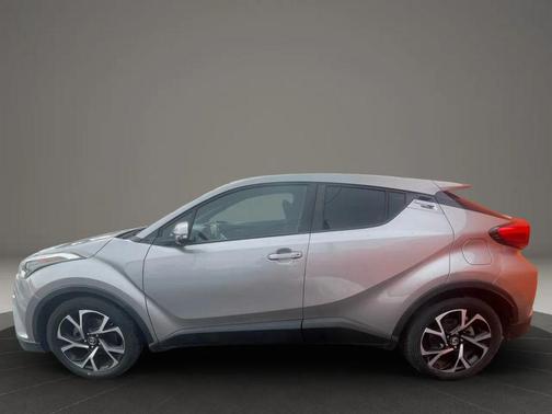 2018 Toyota C-HR XLE Sport Utility 4D