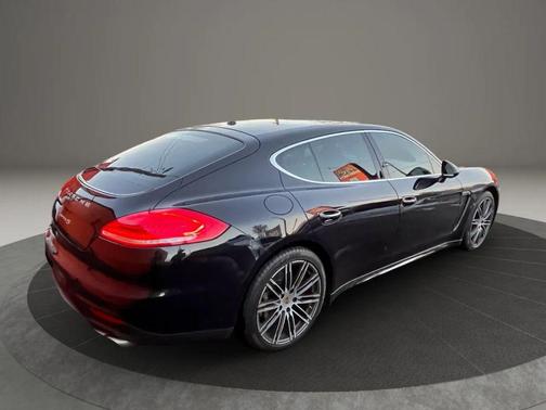 2016 Porsche Panamera 4S