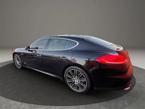 2016 Porsche Panamera 4S