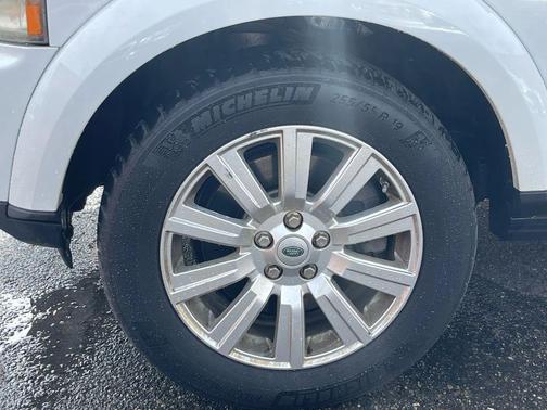 2012 Land Rover LR4 Base