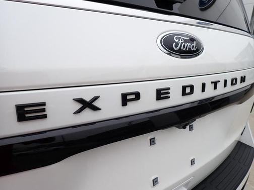White 2023 Ford Expedition Max Limited