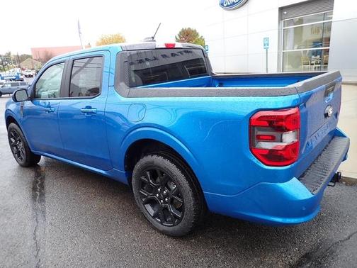 2025 Ford Maverick Lobo Standard