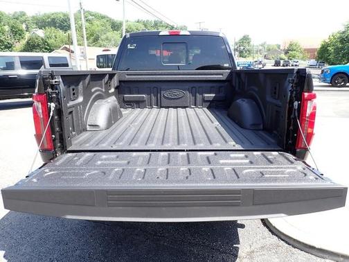 Agate Black 2026 Ford F-150 XLT