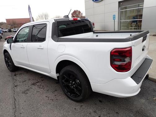 2025 Ford Maverick Lobo Standard