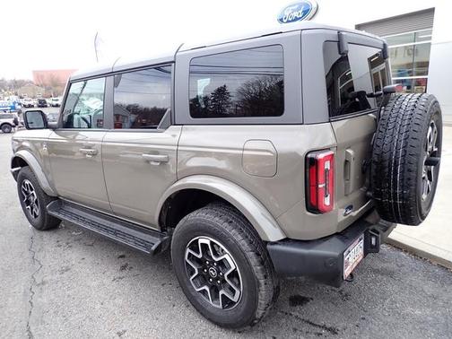 2025 Ford Bronco Outer Banks