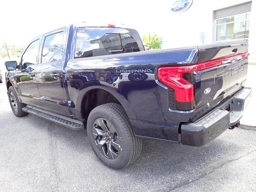 2025 Ford F-150 Lightning LARIAT