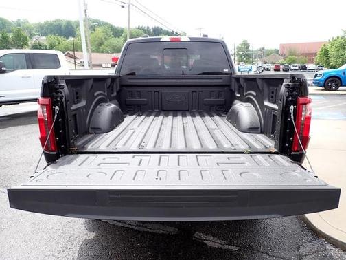 Agate Black 2026 Ford F-150 XLT