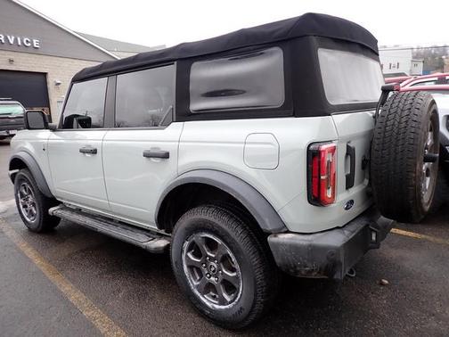 2022 Ford Bronco 