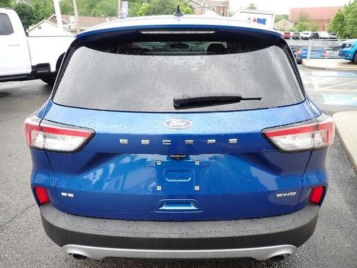 Atlas Blue 2022 Ford Escape SE