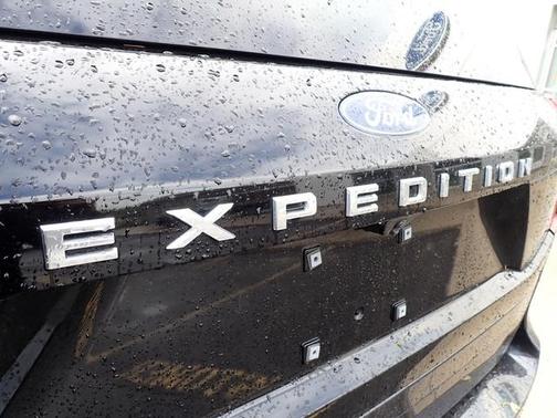 Glacier Gray Metallic 2025 Ford Expedition Active
