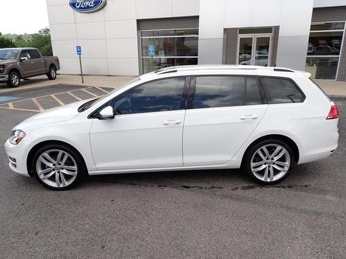 2017 Volkswagen Golf SportWagen TSI SEL