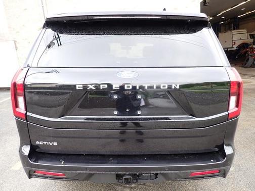 Agate Black 2025 Ford Expedition Active