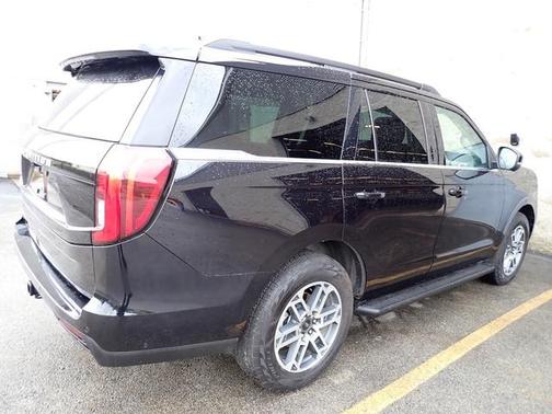 Agate Black 2025 Ford Expedition Active