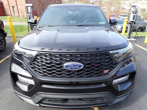 Agate Black 2023 Ford Explorer ST