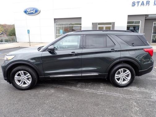 Green 2022 Ford Explorer XLT