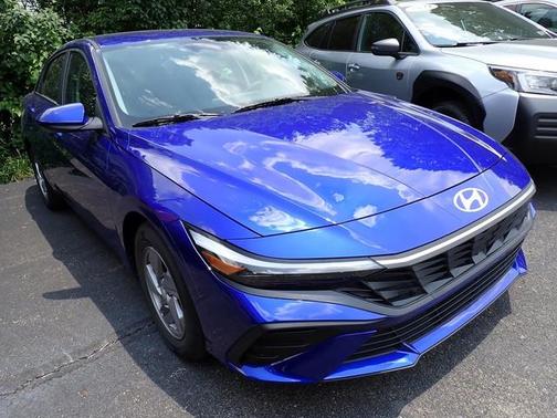 2024 Hyundai ELANTRA SE