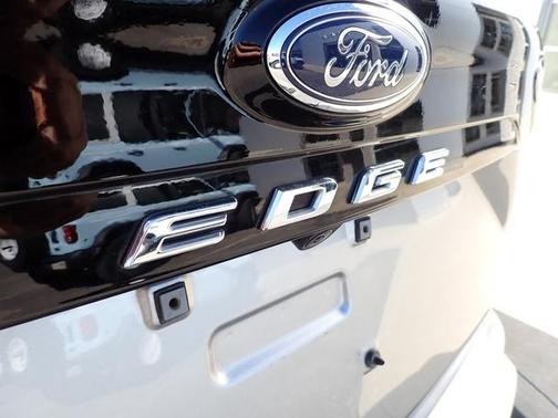 Iconic Silver 2024 Ford Edge ST-Line