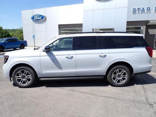 Space Silver 2025 Ford Expedition Max Active