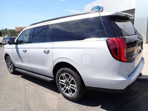 Space Silver 2025 Ford Expedition Max Active