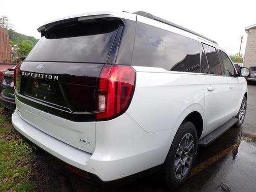 Space Silver 2025 Ford Expedition Max Active