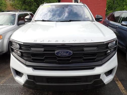Space Silver 2025 Ford Expedition Max Active