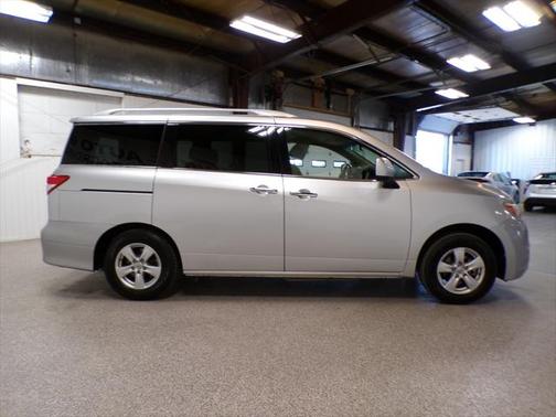 2016 Nissan Quest SV