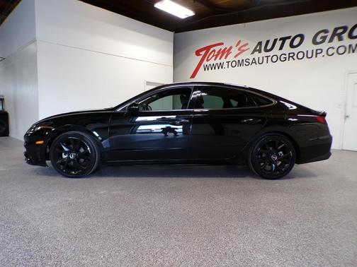 Black 2021 Hyundai SONATA SEL Plus