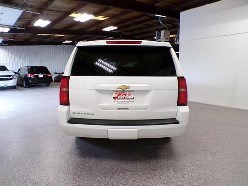 Summit White 2016 Chevrolet Suburban LT