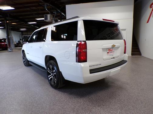 Summit White 2016 Chevrolet Suburban LT