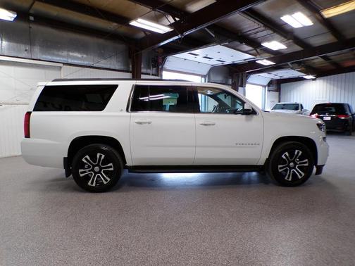 Summit White 2016 Chevrolet Suburban LT