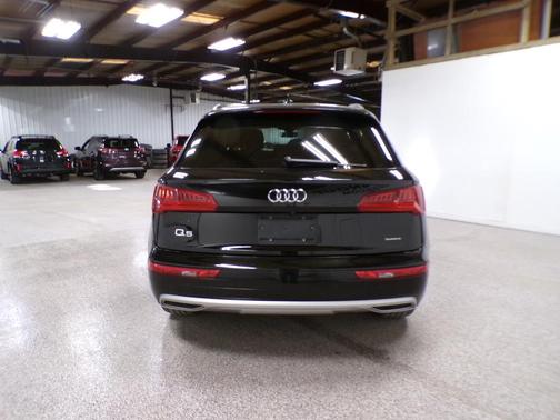 2020 Audi Q5 40 Premium Plus