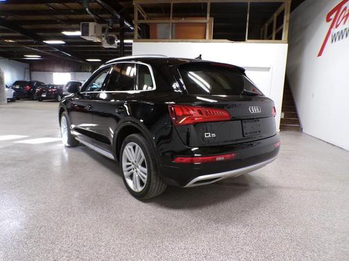 2020 Audi Q5 40 Premium Plus