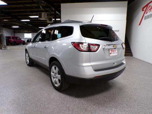 Silver Ice Metallic 2016 Chevrolet Traverse 1LT