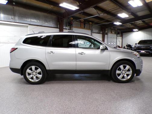 Silver Ice Metallic 2016 Chevrolet Traverse 1LT