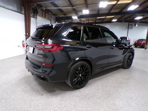 2021 BMW X5 M50i