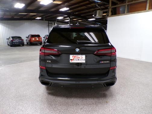 2021 BMW X5 M50i