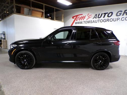 2021 BMW X5 M50i