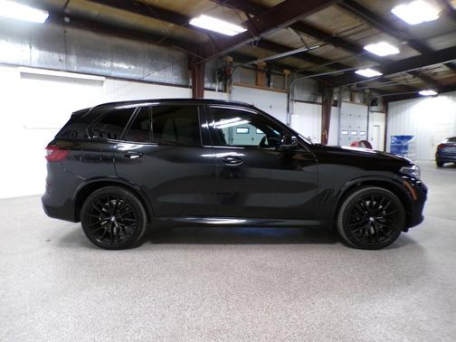 2021 BMW X5 M50i